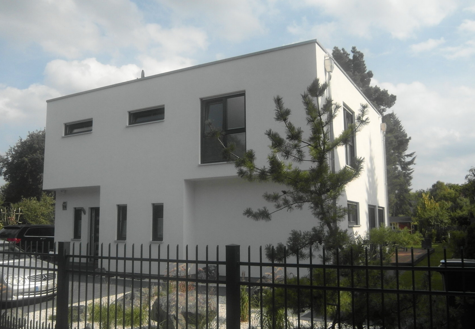 Klare Linien und Formen prägen das Erscheinungsbild des Hommage 165. (Foto: HANLO-Haus)