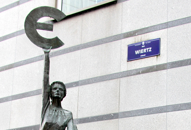 Die Statue vor dem EU-Parlament in Brüssel. Foto: SeaHelp Die Statue vor dem EU-Parlament in Brüssel. Foto: SeaHelp