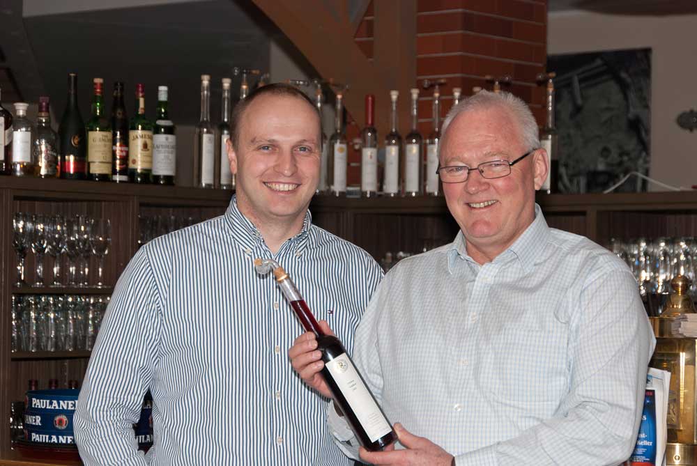 Steiger-Betreiber Sebastian Matthes und Augustus-Rex Chef Georg W. Schenk besiegelten die Zusammenar Steiger-Betreiber Sebastian Matthes und Augustus-Rex Chef Georg W. Schenk besiegelten die Zusammenar