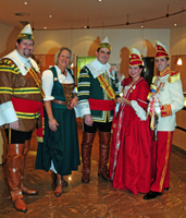 v.l.: Frank Breuer, Sandra Scheltenbach, Tom Tröbs und das Mainzer Prinzenpaar Aline I.und Richard I v.l.: Frank Breuer, Sandra Scheltenbach, Tom Tröbs und das Mainzer Prinzenpaar Aline I.und Richard I
