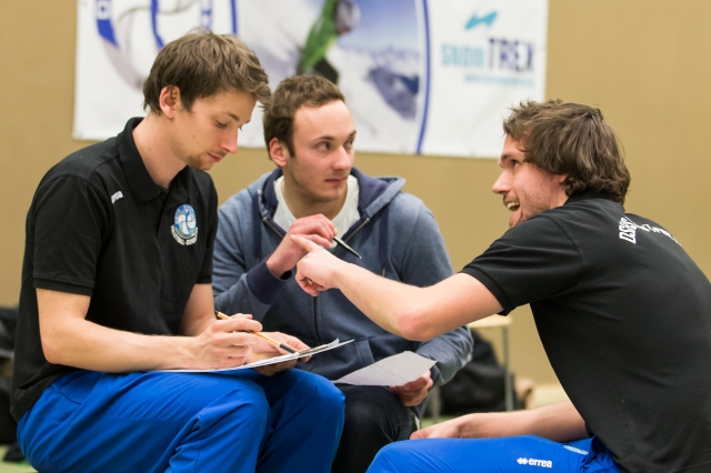 Verlässt das Kölner Team für ein Auslandssemester in Schweden: Kölns Co-Trainer Marc d?Andrea (links Verlässt das Kölner Team für ein Auslandssemester in Schweden: Kölns Co-Trainer Marc d?Andrea (links