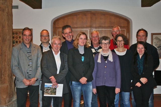 Kemptens Bürgermeister Dr. Ulrich Netzer (Vierter von links) und Hochbauamtsleiter Hans Henkel (Dri Kemptens Bürgermeister Dr. Ulrich Netzer (Vierter von links) und Hochbauamtsleiter Hans Henkel (Dri