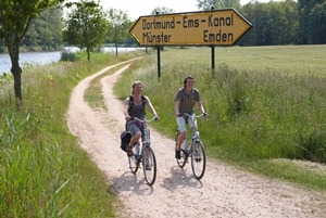 Radfahrer am Dortmund-Ems-Kanal Radfahrer am Dortmund-Ems-Kanal