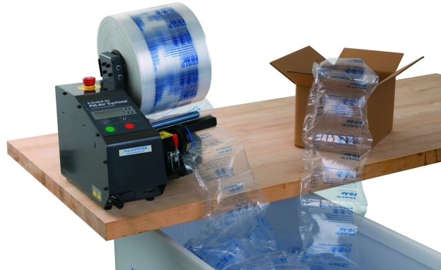 Die Luftpolstermaschine Fill-Air Cyclone produziert Luftpolsterkissen zur Hohlraumfüllung nach Bedar