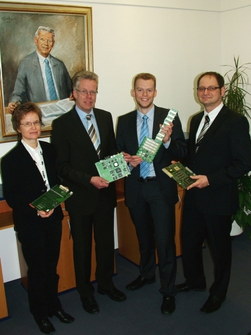 Das Vierling Management Team (vlnr): Ines Schmidt, Leiterin Logistik, Manfred und Martin Vierling, G Das Vierling Management Team (vlnr): Ines Schmidt, Leiterin Logistik, Manfred und Martin Vierling, G