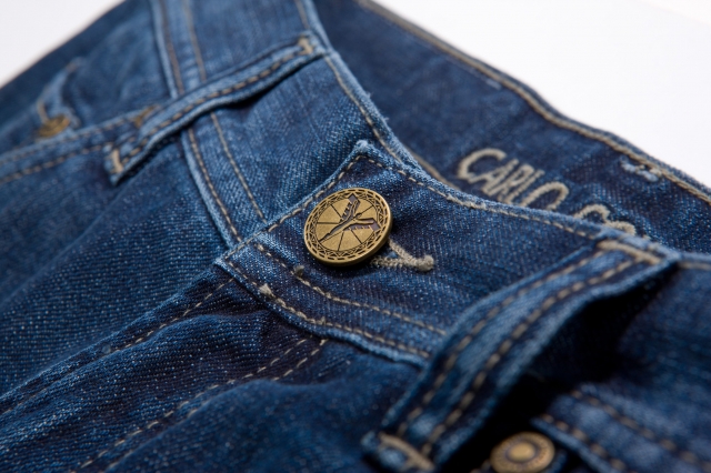 CARLO COLUCCI - qualitatives Denim Jeans Design mit Lifestyle CARLO COLUCCI - qualitatives Denim Jeans Design mit Lifestyle