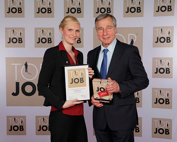 Preisverleihung Top-Job 2013 an die REAL INNENAUSBAU AG Preisverleihung Top-Job 2013 an die REAL INNENAUSBAU AG