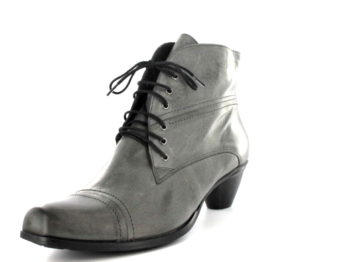 Winterpflege – auch für diese Stiefelette in Übergröße von Fidji wichtig Winterpflege – auch für diese Stiefelette in Übergröße von Fidji wichtig