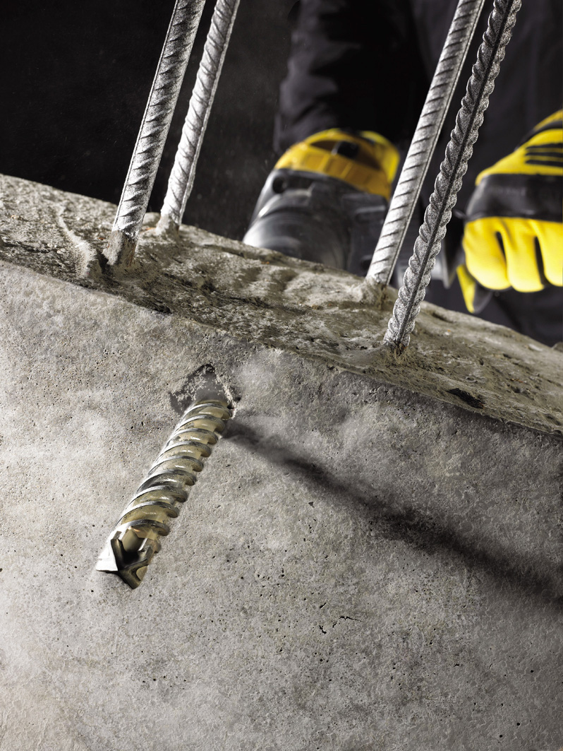 Die neuen DeWALT SDS-max Hammerbohrer mit Vierschneidengeometrie punkten durch hohe Lebensdauer und Die neuen DeWALT SDS-max Hammerbohrer mit Vierschneidengeometrie punkten durch hohe Lebensdauer und