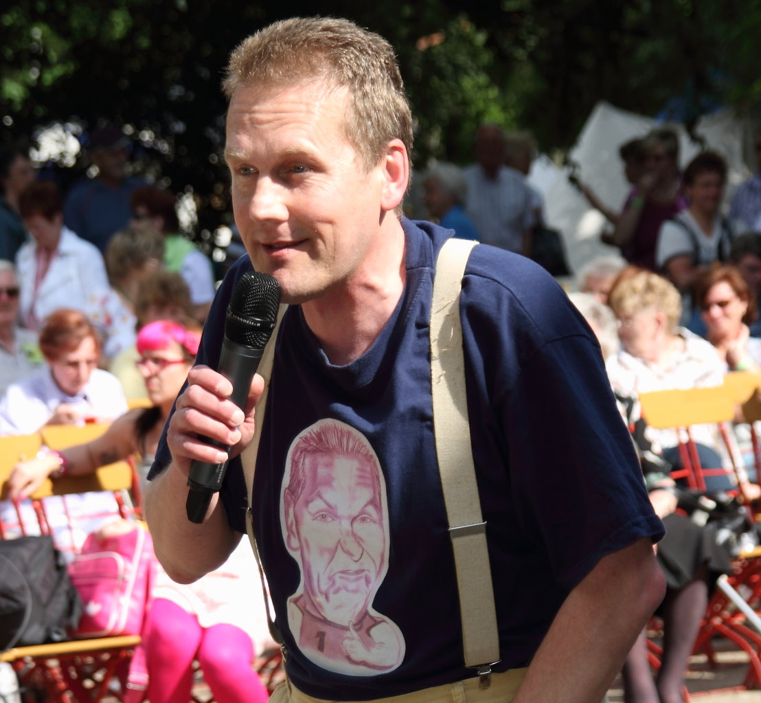 Uwe Barth bei einem Open Air Auftritt zum Brunnenfest in Bad Dürrenberg 2012