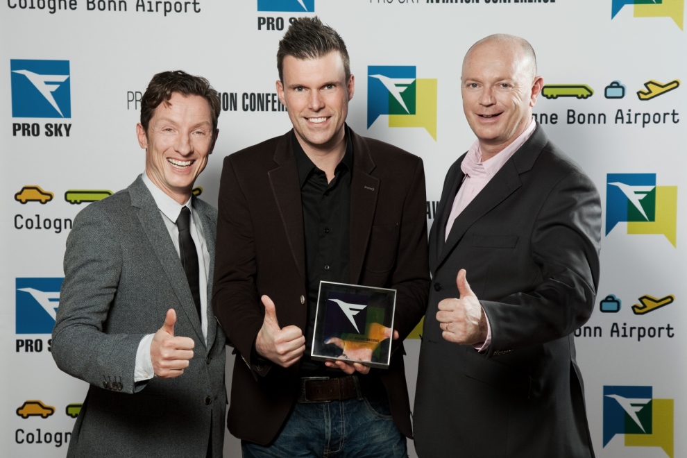 Feierliche Awardübergabe an Jan Vandenbranden, Jetairfly (Mitte).