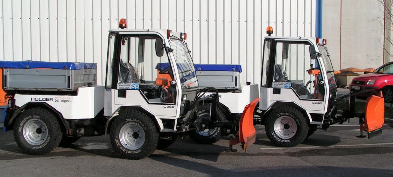 Der Holder C 345 ist eines der 35 Winterdienstfahrzeuge der STEINER & PRASCHL Gebäudereinigung GmbH. Der Holder C 345 ist eines der 35 Winterdienstfahrzeuge der STEINER & PRASCHL Gebäudereinigung GmbH.