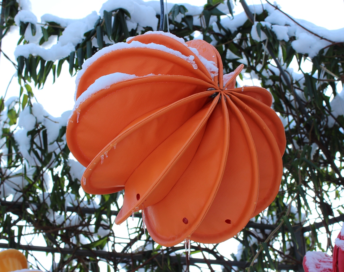 Der wetterfester Lampion Barlooon für den ganzjährigen Einsatz im Freien. Er trotz der heißesten Son