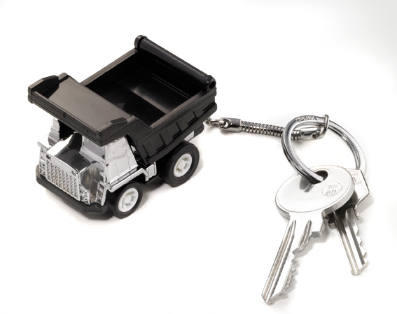 Schlüsselanhänger Mini Truck mit Rückziehmotor, von TROIKA Schlüsselanhänger Mini Truck mit Rückziehmotor, von TROIKA
