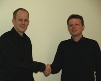 Kooperation besiegelt: Dr. Jörg Mehrtens (Proplanta, li.) und Steffen Meier (Verlag Eugen Ulmer, re) Kooperation besiegelt: Dr. Jörg Mehrtens (Proplanta, li.) und Steffen Meier (Verlag Eugen Ulmer, re)