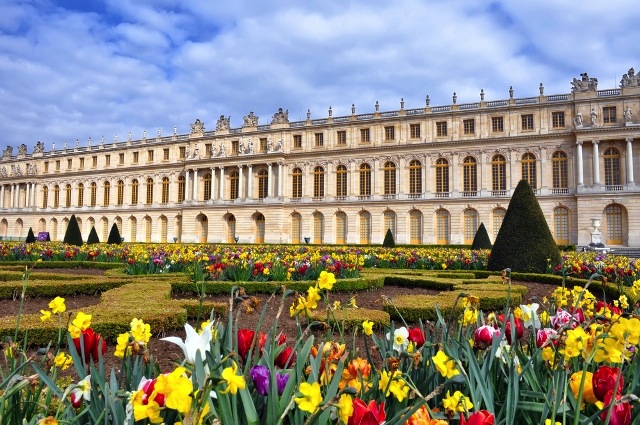 Schloss Versailles ist ein romantisches Ausflugsziel für Mietwagen-Urlauber