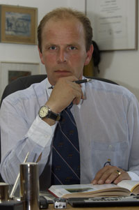 Tierarzt und Pferdewirtschaftsmeister Christian Schacht Tierarzt und Pferdewirtschaftsmeister Christian Schacht