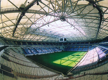 HDT-Fortbildungsseminar für Brandschutzbeauftragte in der ARENA auf Schalke 
