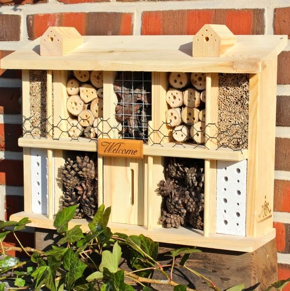 Im Insektenhotel für Garten Nützlinge finden verschiedene Garten Nützlinge Unterschlupf.