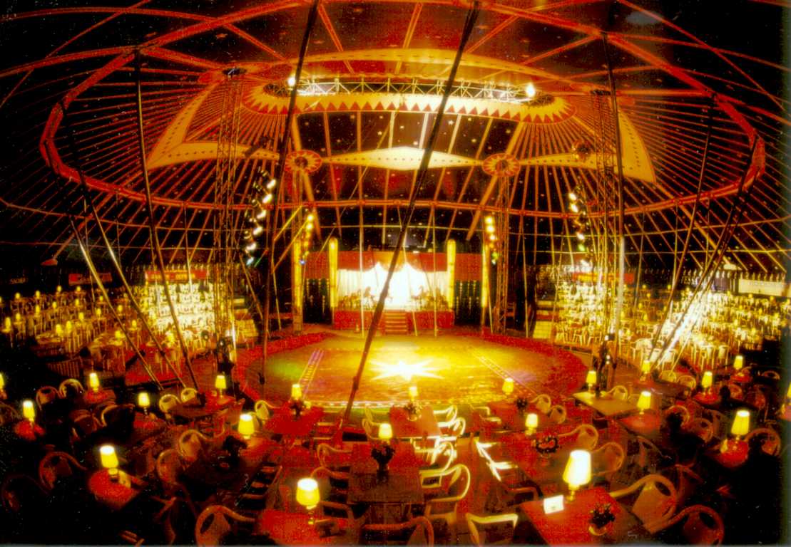 Weihnachtsessen für Firmen im Circus Restaurant GO