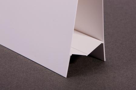 Kalenderaufsteller in einem Durchgang maschinell gefaltet und geklebt von der Stigler GmbH.