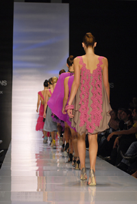 Bild: Neue Mode-Trends in der Waterfront © Stefanos Kyriazis/Fotolia