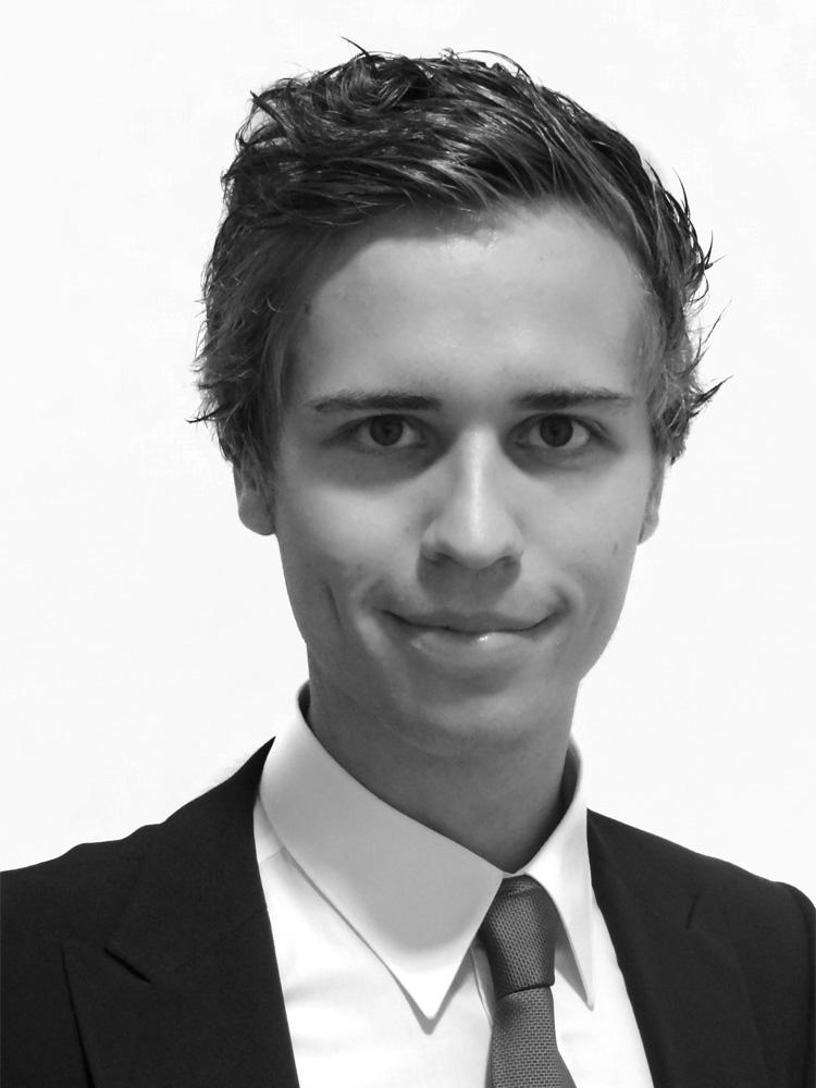 Trainee Lars Steinmann hat erfolgreich sein Traineeprogramm bei der Unternehmensberatung cbs absolvi Trainee Lars Steinmann hat erfolgreich sein Traineeprogramm bei der Unternehmensberatung cbs absolvi