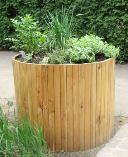 Rundes Hochbeet von hochbeet24.de Rundes Hochbeet von hochbeet24.de