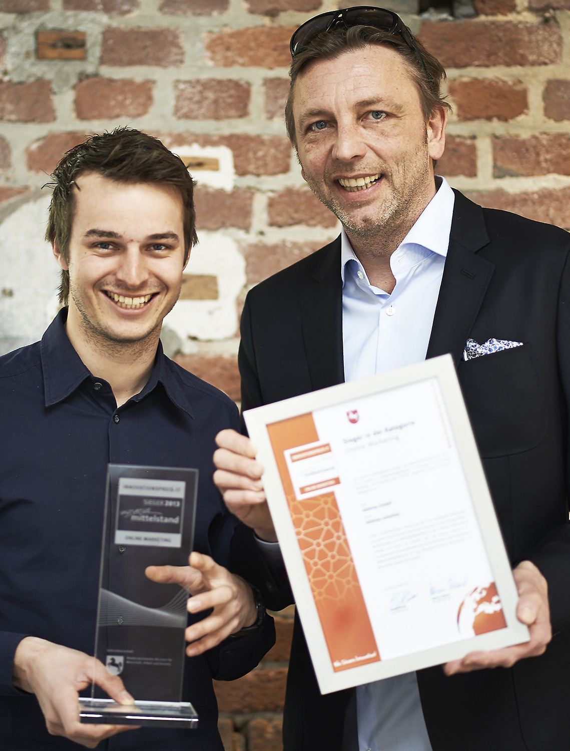 Dirk wissert und Dirk Blanke mit dem Innovationspreis Kategorie Online Marketing Dirk wissert und Dirk Blanke mit dem Innovationspreis Kategorie Online Marketing