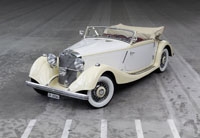 Die Eleganz einer vergangenen Epoche: Ein Mercedes-Benz Typ 290 A Cabriolet. Quelle: Bildermeister Die Eleganz einer vergangenen Epoche: Ein Mercedes-Benz Typ 290 A Cabriolet. Quelle: Bildermeister