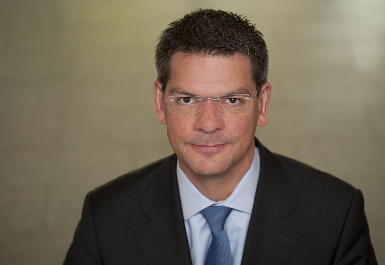 Dr. Axel Bauer