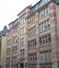 Das Bürogebäude 