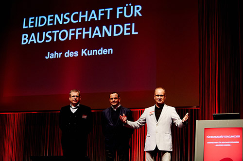 SGBDD-Führungskräftetagung 2013: v. l. Dieter Babiel, Frank Bielfeld und Udo Brandt begrüßen die kna