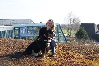 Ergotherapiehund Muck assistiert als Co-Therapeut im Ambulanten Rehazentrum in der Therme Erding