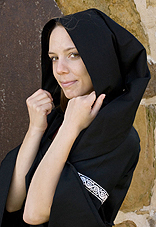 Das passende Mittelalterkleid bietet Drachenhort.com. Copyright: Drachenhort.com Das passende Mittelalterkleid bietet Drachenhort.com. Copyright: Drachenhort.com