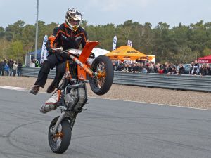 Stuntshow beim Motorrad StartUp Day
