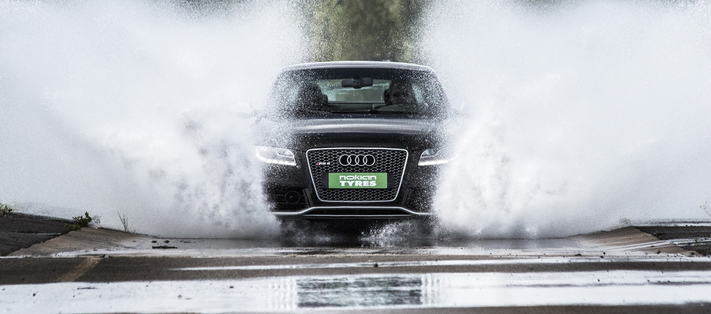 Der neue Nokian zLine Ultra High Performance Sommerreifen bietet sportliches Fahrverhalten Der neue Nokian zLine Ultra High Performance Sommerreifen bietet sportliches Fahrverhalten