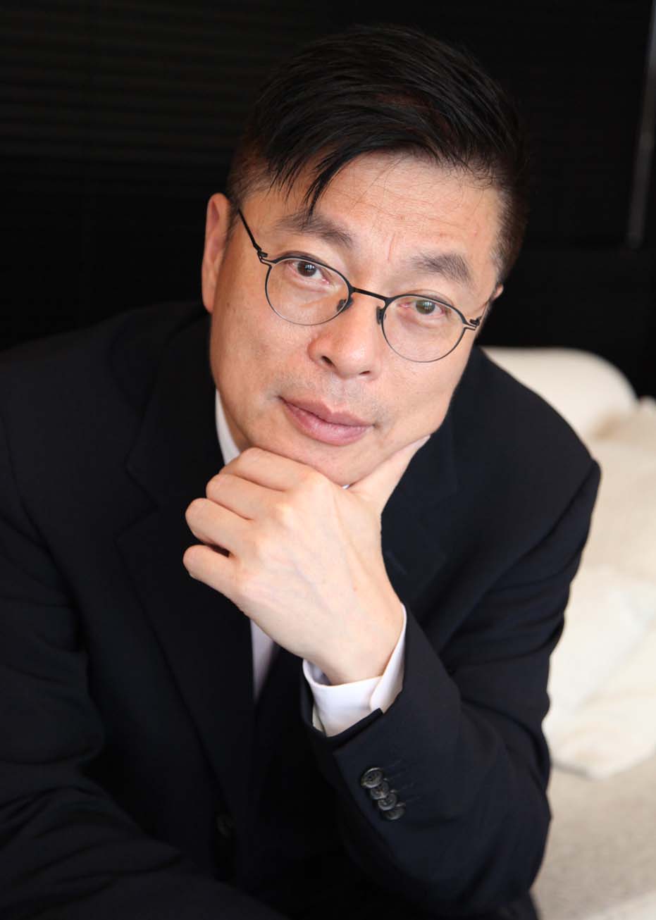 Der Hongkonger Lichtdesigner Tino Kwan. Foto: Tino Kwan Lighting Consultants. Der Hongkonger Lichtdesigner Tino Kwan. Foto: Tino Kwan Lighting Consultants.