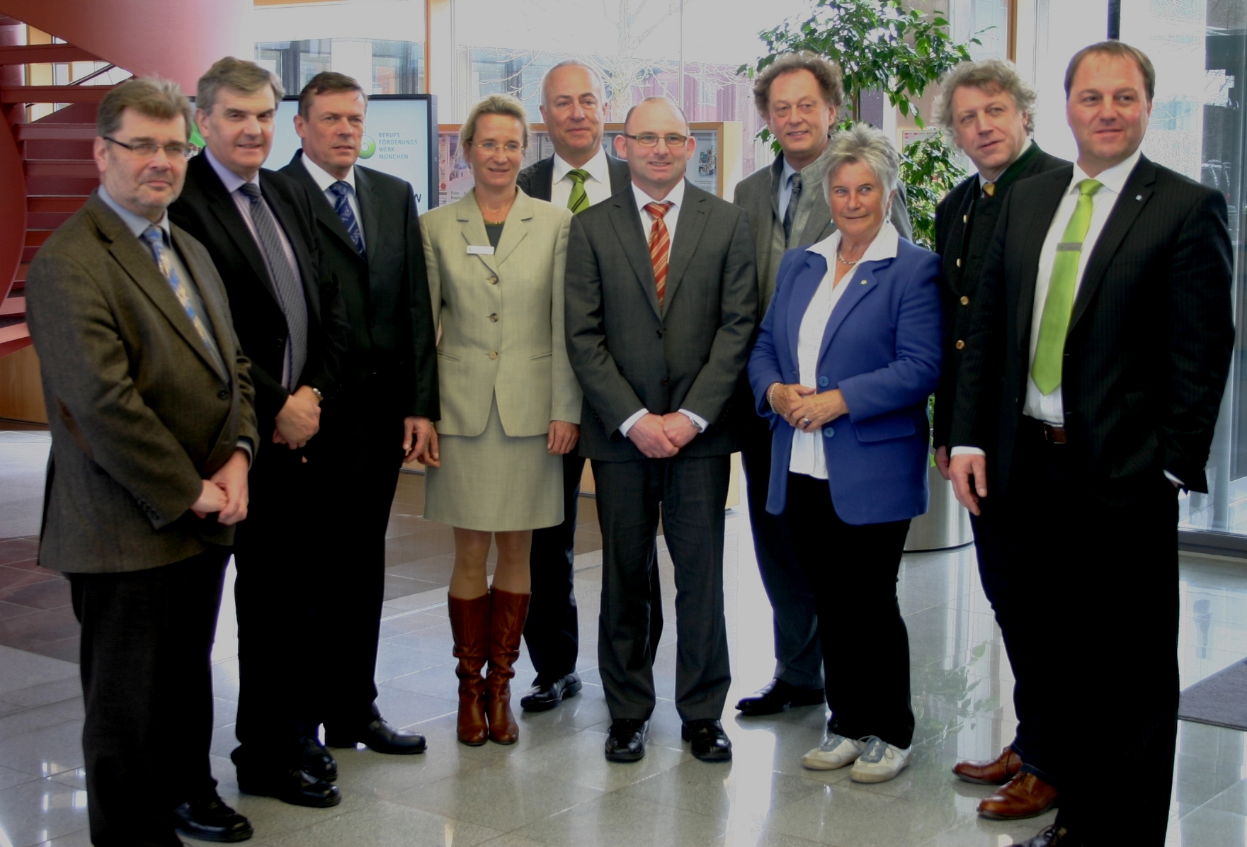 v.l. Manfred Krumpholz, Ewald Schurer, MdB, Ralf Holtzwart, Sabina Ott, Manfred Geier, Michael Obert v.l. Manfred Krumpholz, Ewald Schurer, MdB, Ralf Holtzwart, Sabina Ott, Manfred Geier, Michael Obert