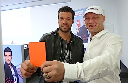 Rote Karte dem Schlaganfall Rote Karte dem Schlaganfall