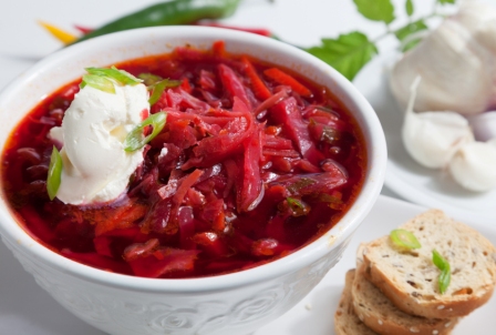 Rote Beete Suppe liefert viel Nitrat, das den Blutdruck senkt