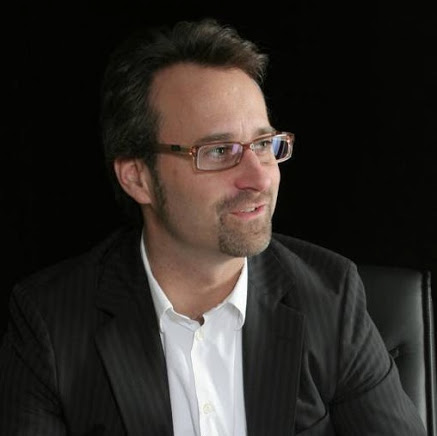 Dr. Achim Illner eröffnet in Essen das erste Online-Pfandhaus Deutschlands.