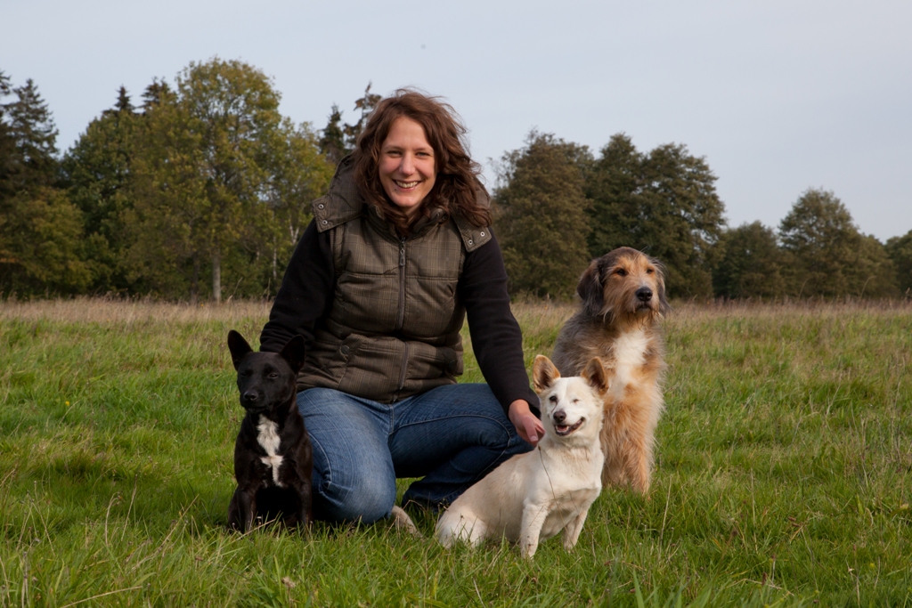 Verena Helfrich veranstaltet Krimitouren mit Hund Verena Helfrich veranstaltet Krimitouren mit Hund