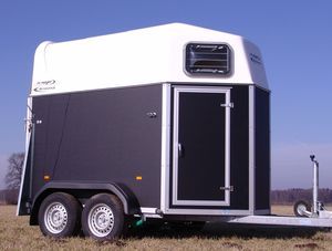 Pferdeanhängertest auf www.mit-Pferden-reisen.de: WM Meyer Arizona