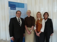 Jochen Fuchs, Simone Albers, Julia Paleit und Ausbilderin Tanja Lein vom Novotel Hamburg Alster. Jochen Fuchs, Simone Albers, Julia Paleit und Ausbilderin Tanja Lein vom Novotel Hamburg Alster.