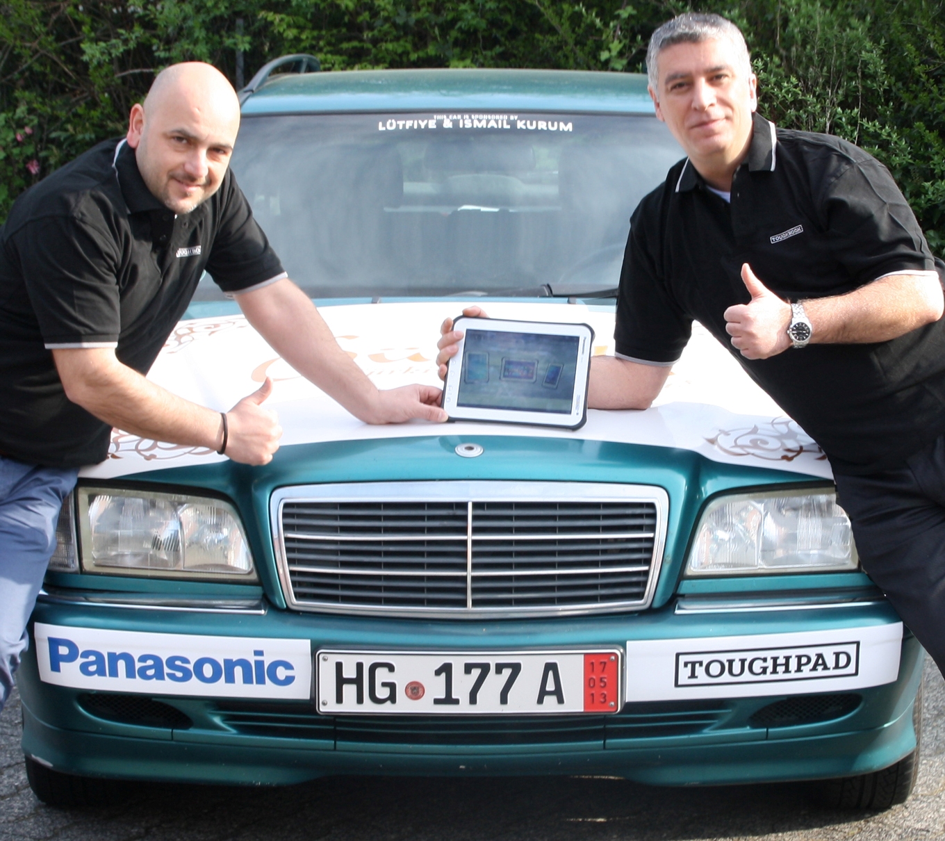 Fahrerteam mit Panasonic TOUGHPAD