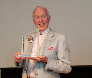 Tony Buzan, Preisträger des Life Achievement Award 2013 Tony Buzan, Preisträger des Life Achievement Award 2013