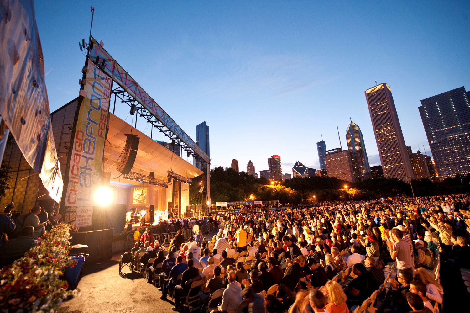 Das Blues Festival in Chicago zieht Jahr für Jahr tausende Besucher an. Das Blues Festival in Chicago zieht Jahr für Jahr tausende Besucher an.