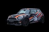 Wer das Rennen am Fahrsimulator gewinnt, darf ein Fahrtraining im Mini John Cooper Works absolvieren Wer das Rennen am Fahrsimulator gewinnt, darf ein Fahrtraining im Mini John Cooper Works absolvieren