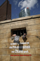 Reporter ohne Grenzen – Aktion 2008 : „Gefängniszelle“ 